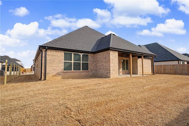 1151 Canyon Maple Street, Centerton, AR 72719