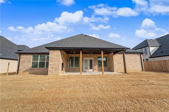 1151 Canyon Maple Street, Centerton, AR 72719