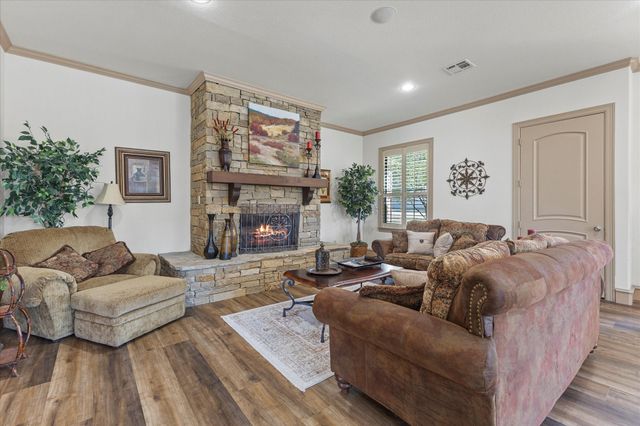 204 Tower Circle, Terrell, TX 75160