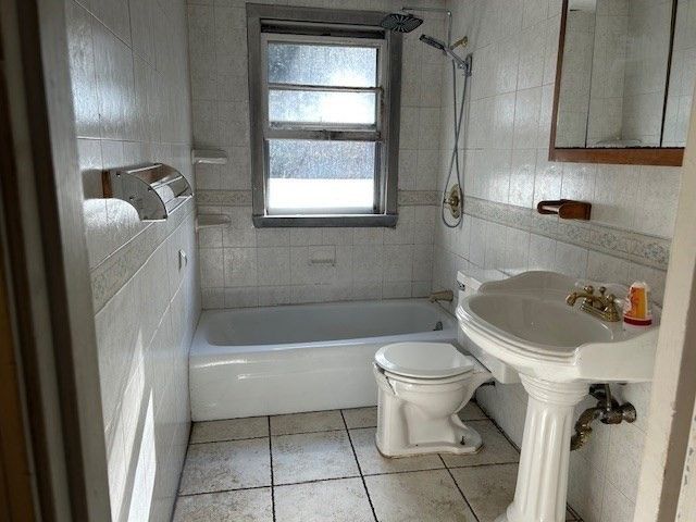 143 Plympton St, Middleboro, MA 02346