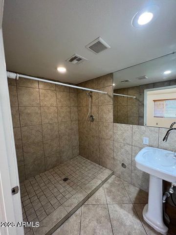 1613 W Mountain View Road A, Phoenix, AZ 85021