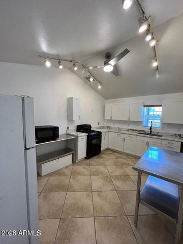 1613 W Mountain View Road A, Phoenix, AZ 85021