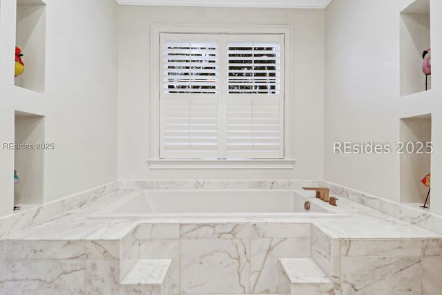 61 Manchester Ct, Bluffton, SC 29910