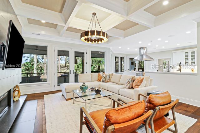 61 Manchester Ct, Bluffton, SC 29910