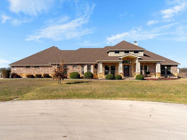 1311 Roe Helm Circle, Rhome, TX 76078