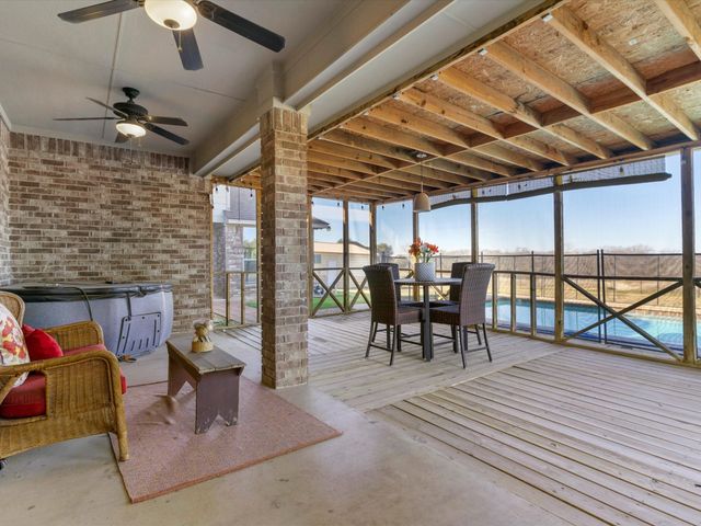 1311 Roe Helm Circle, Rhome, TX 76078