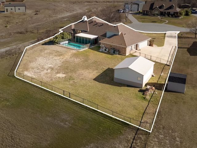 1311 Roe Helm Circle, Rhome, TX 76078