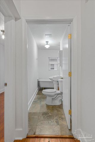 1300 E Fisher St, Pensacola, FL 32503