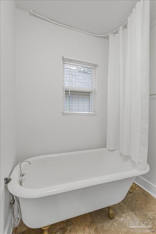 1300 E Fisher St, Pensacola, FL 32503