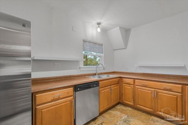 1300 E Fisher St, Pensacola, FL 32503