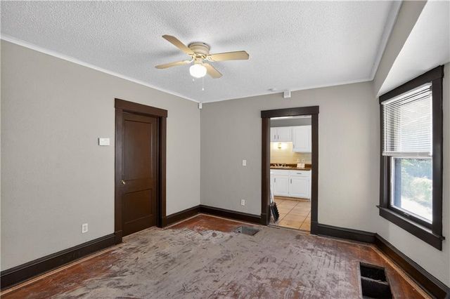 3721 Agnes Avenue, Kansas City, MO 64128