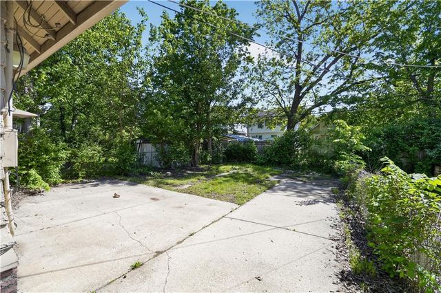 3721 Agnes Avenue, Kansas City, MO 64128