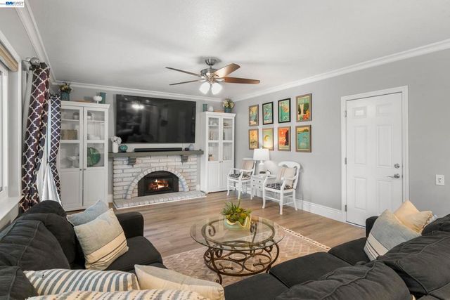 3668 Chelsea Ct, Pleasanton, CA 94588