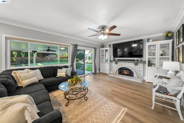 3668 Chelsea Ct, Pleasanton, CA 94588