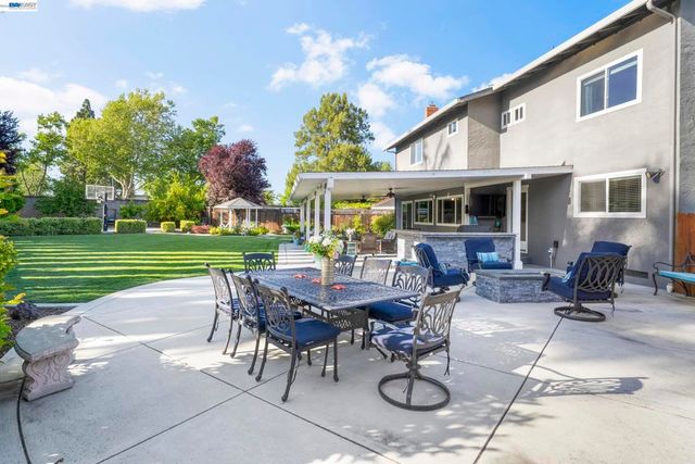 3668 Chelsea Ct, Pleasanton, CA 94588