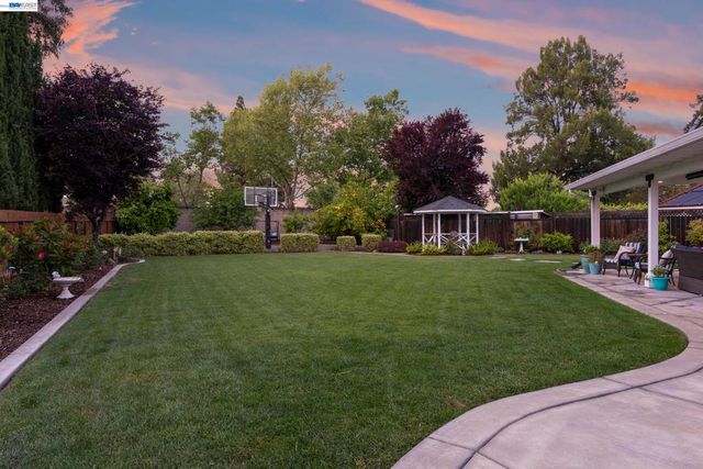 3668 Chelsea Ct, Pleasanton, CA 94588