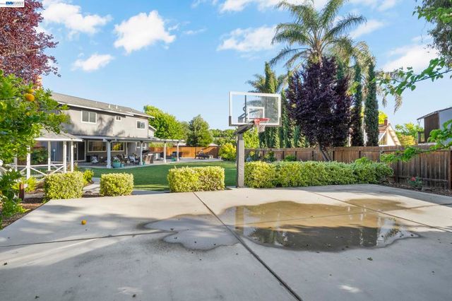 3668 Chelsea Ct, Pleasanton, CA 94588