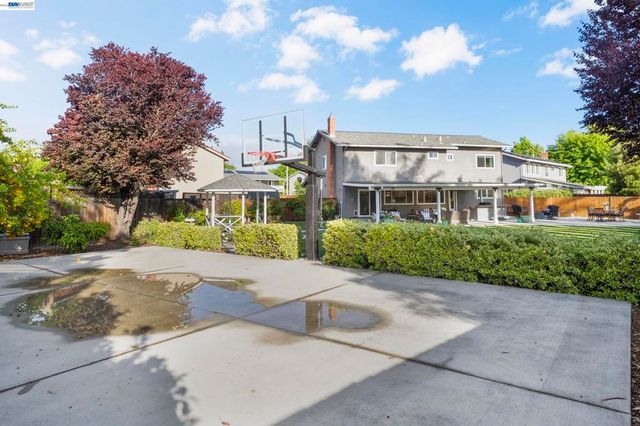 3668 Chelsea Ct, Pleasanton, CA 94588