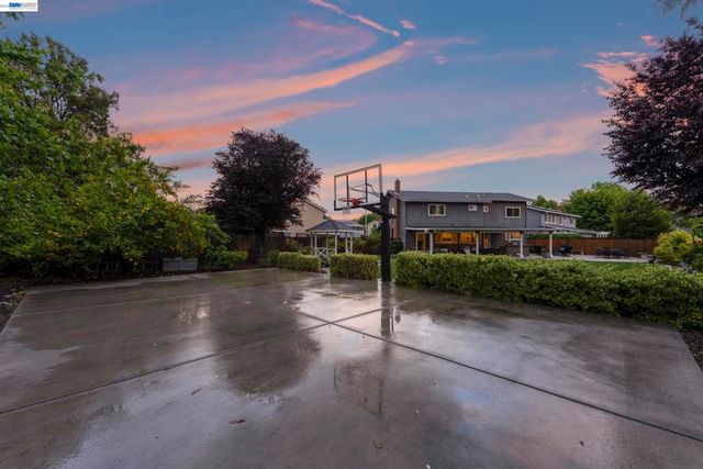 3668 Chelsea Ct, Pleasanton, CA 94588