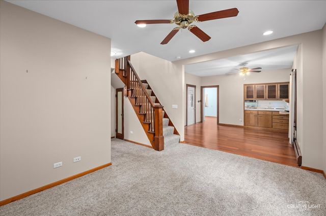 92 Maple Street, Sugar Grove, IL 60554