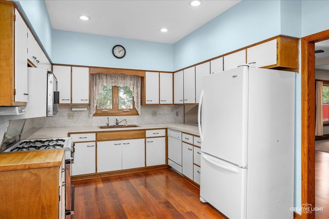 92 Maple Street, Sugar Grove, IL 60554