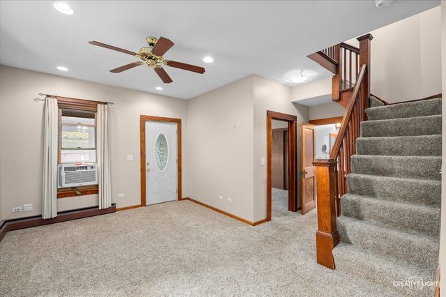 92 Maple Street, Sugar Grove, IL 60554