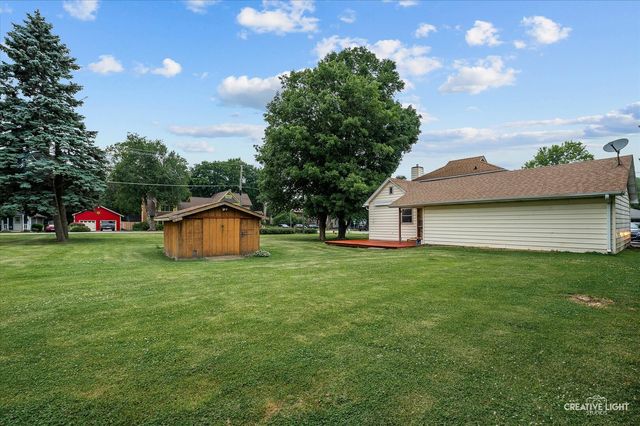 92 Maple Street, Sugar Grove, IL 60554