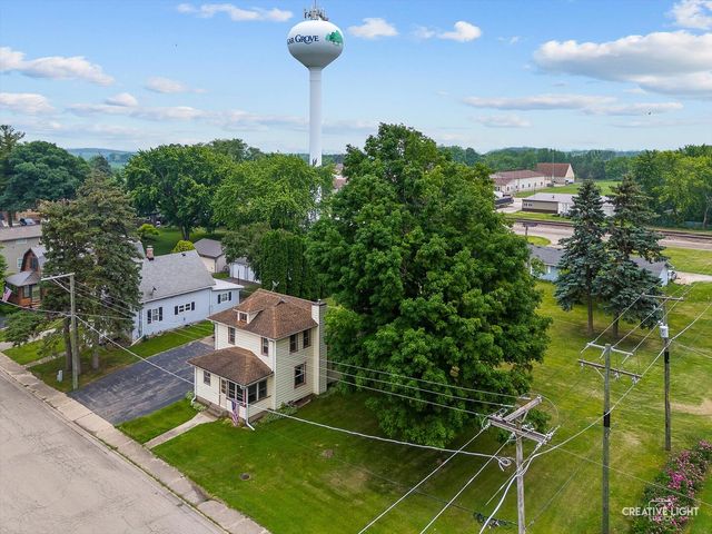 92 Maple Street, Sugar Grove, IL 60554