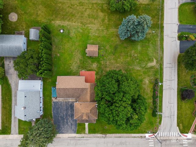 92 Maple Street, Sugar Grove, IL 60554