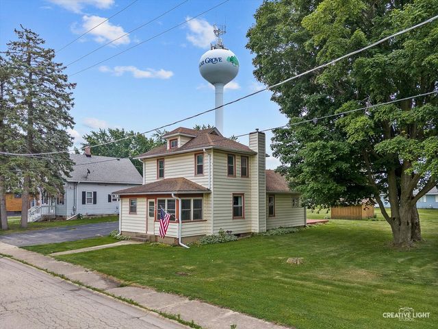 92 Maple Street, Sugar Grove, IL 60554