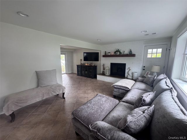 218 Ocean Avenue, Northport, NY 11768