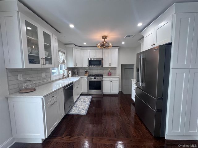 218 Ocean Avenue, Northport, NY 11768