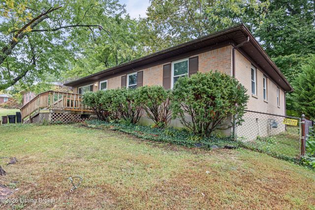 8003 Candleglow Ln, Louisville, KY 40214