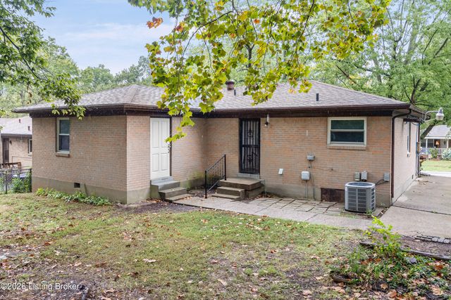 8003 Candleglow Ln, Louisville, KY 40214