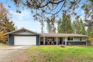 2020 Robertson Bridge Road, Grants Pass, OR 97526