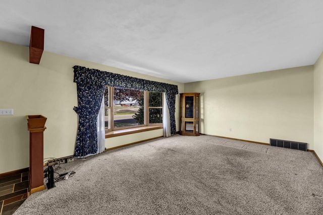 21301 6 Mile ROAD, Franksville, WI 53126
