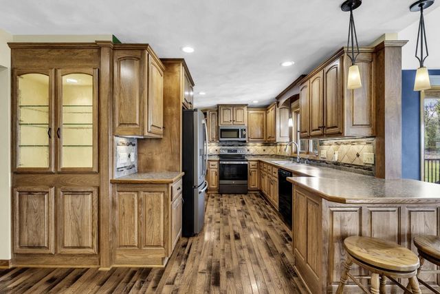 21301 6 Mile ROAD, Franksville, WI 53126