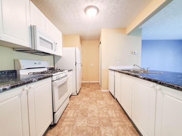 6140 Georges Park Drive, 8C, Canal Winchester, OH 43110