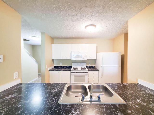 6140 Georges Park Drive, 8C, Canal Winchester, OH 43110