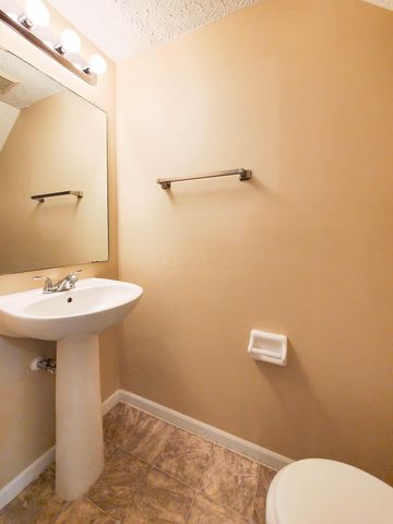 6140 Georges Park Drive, 8C, Canal Winchester, OH 43110