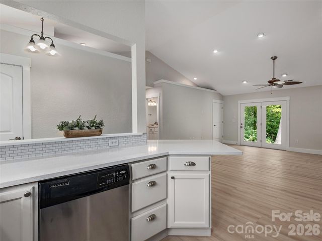 7 Mcgee Ridge Road, Fairview, NC 28730