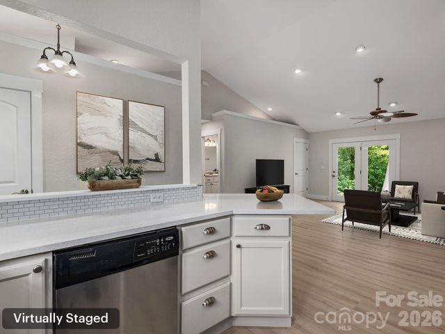 7 Mcgee Ridge Road, Fairview, NC 28730