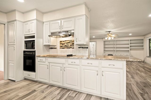 1711 N Tenth St., Longview, TX 75601