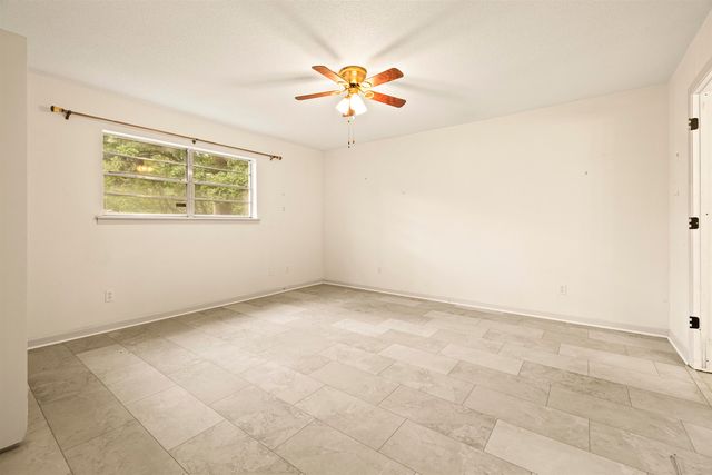 1711 N Tenth St., Longview, TX 75601