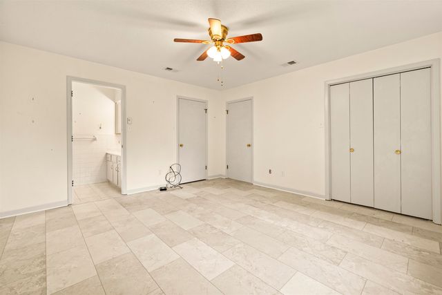 1711 N Tenth St., Longview, TX 75601