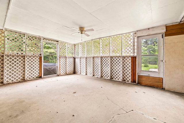 1711 N Tenth St., Longview, TX 75601