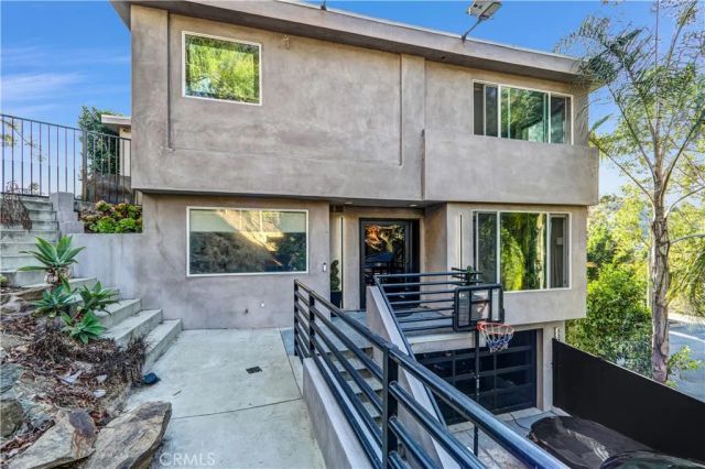 6672 Lakeridge Road, Los Angeles, CA 90068