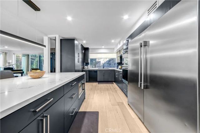 6672 Lakeridge Road, Los Angeles, CA 90068