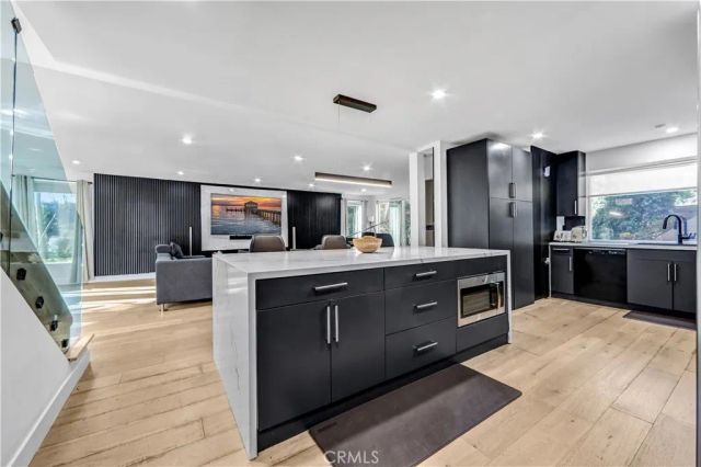 6672 Lakeridge Road, Los Angeles, CA 90068