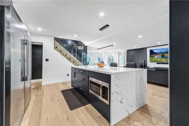 6672 Lakeridge Road, Los Angeles, CA 90068